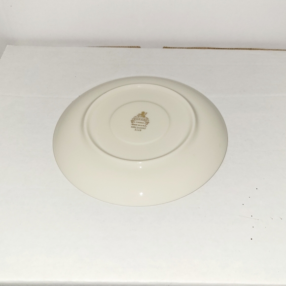 Set of 4 PICKARD CHINA Crescent White/IVORY Saucer Plates (6") - Picture 6 of 7